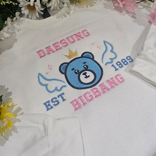 Daesung embroidered crewneck