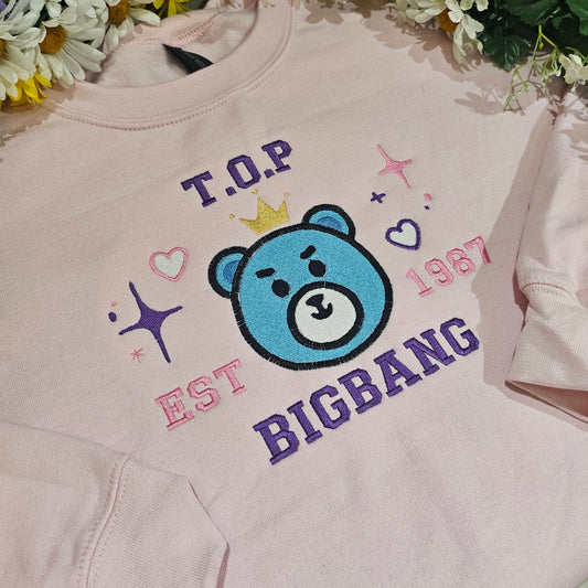 TOP embroidered crewneck