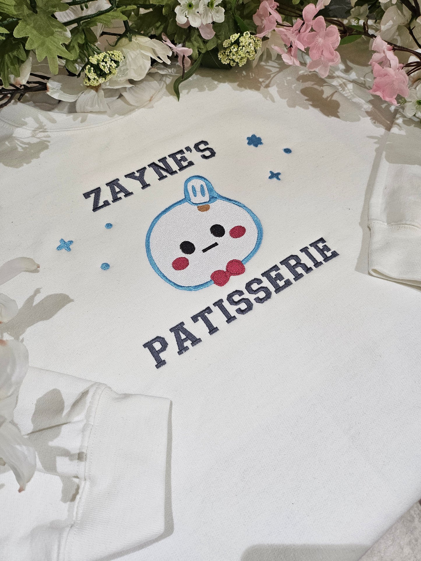 Zayne's patisserie embroidered crewneck