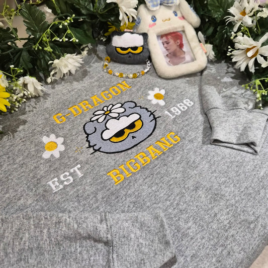 Daisy Cat embroidered crewneck