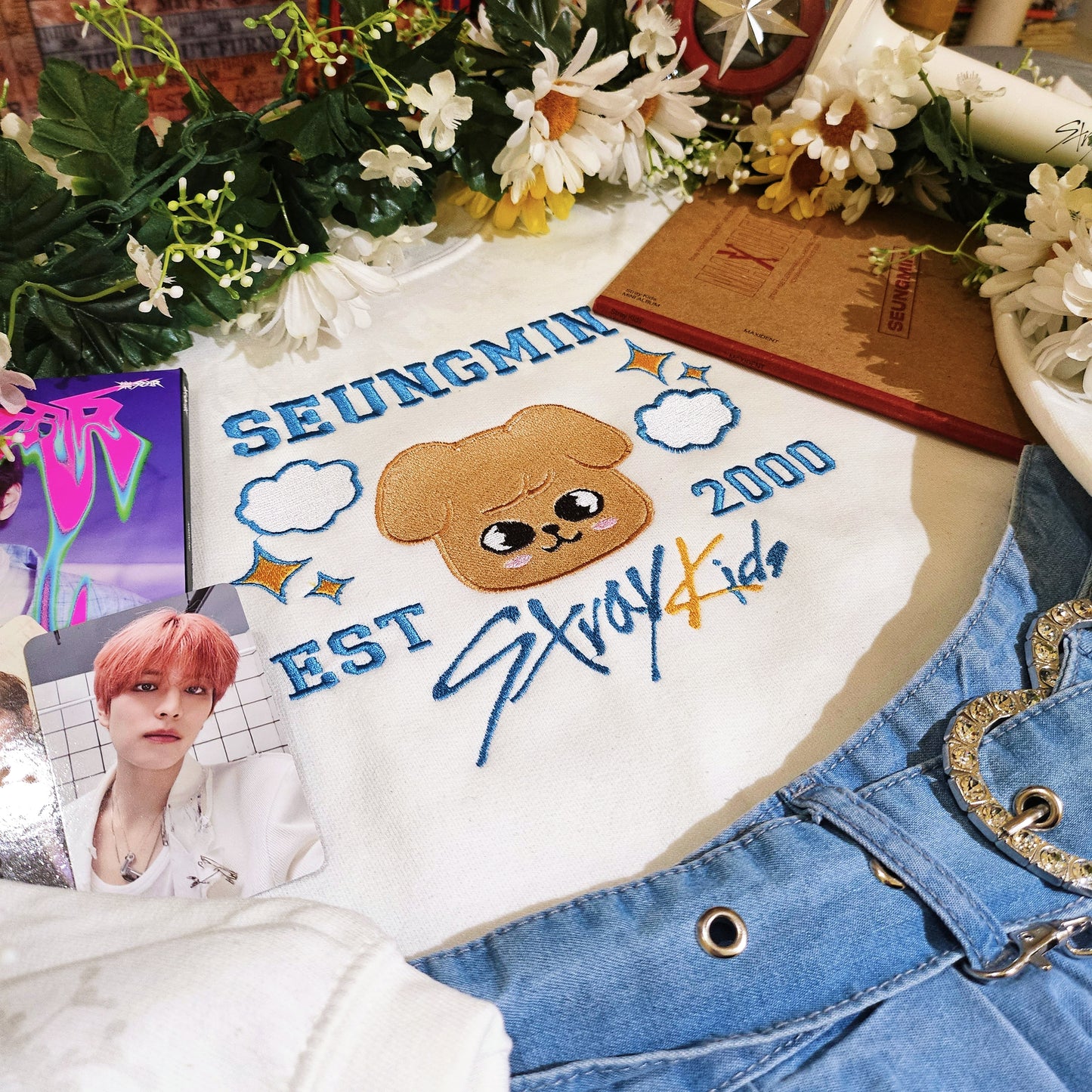 Mini puppy embroidered crewneck