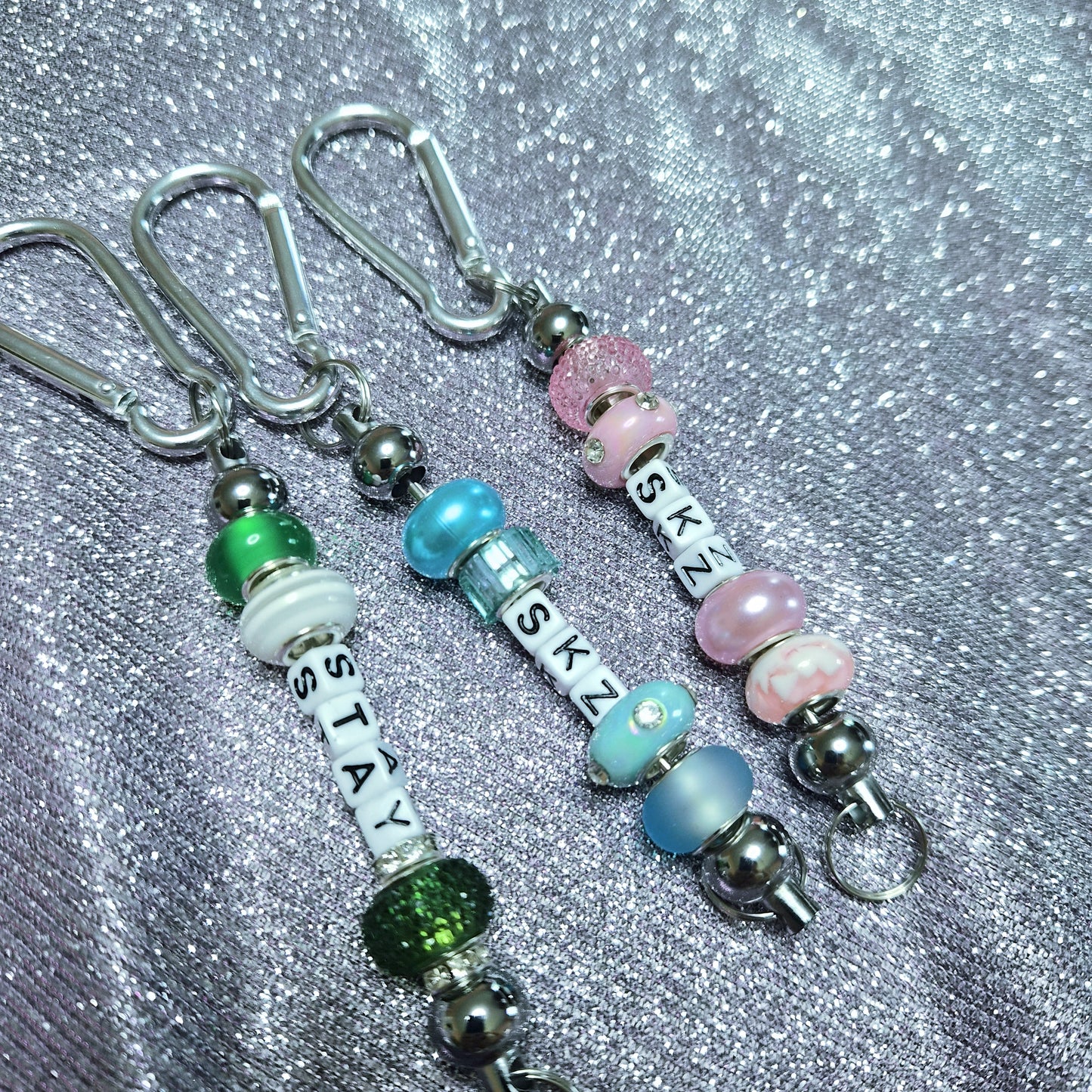 Carabiner clips