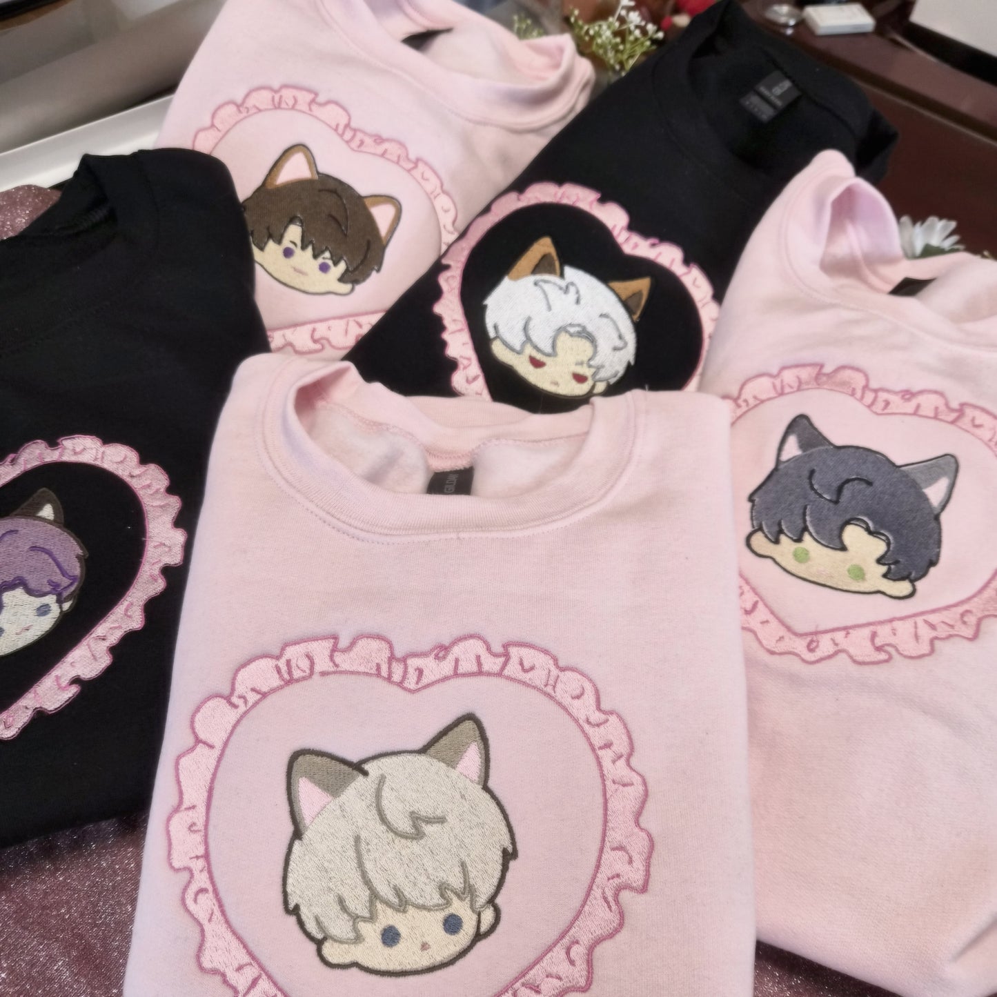 LADS Kitty crewneck